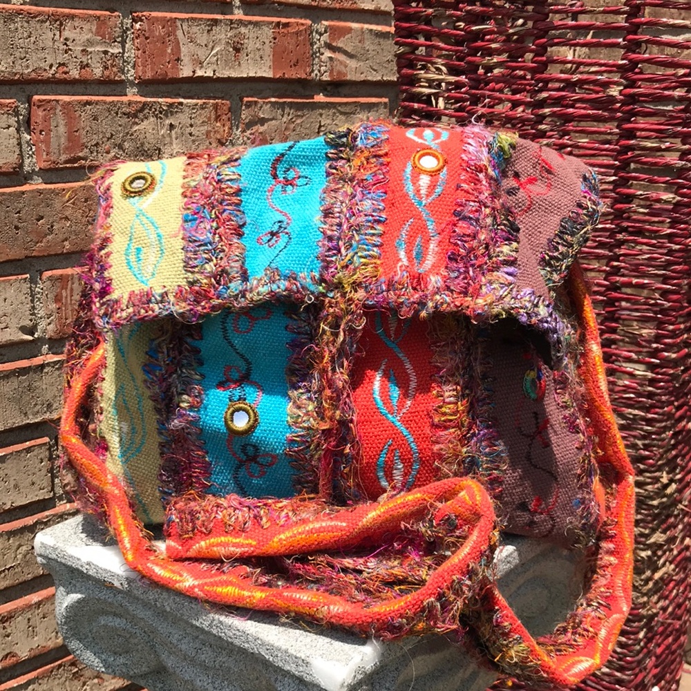 🚨B2G1 EARTH DIVAS Color Soft Clothe Gypsy Design Crossbody Bag